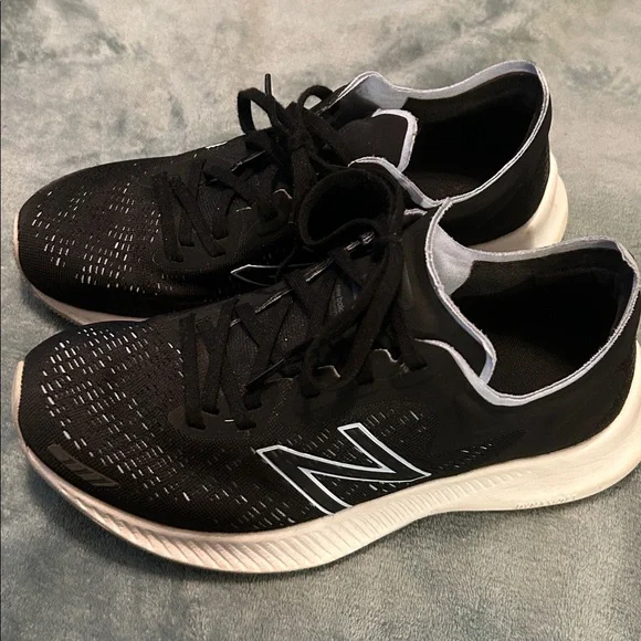 New Balance tennis shoes dynasoft - Picture 3 of 8